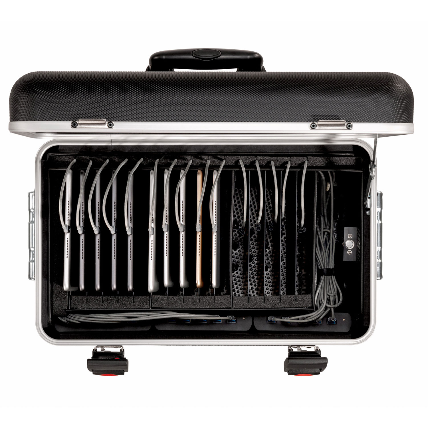 Intérieur de la valise Paraproject Micro Case TC15 avec tablettes en cours de recharge dans les compartiments dédiés et ports USB visibles